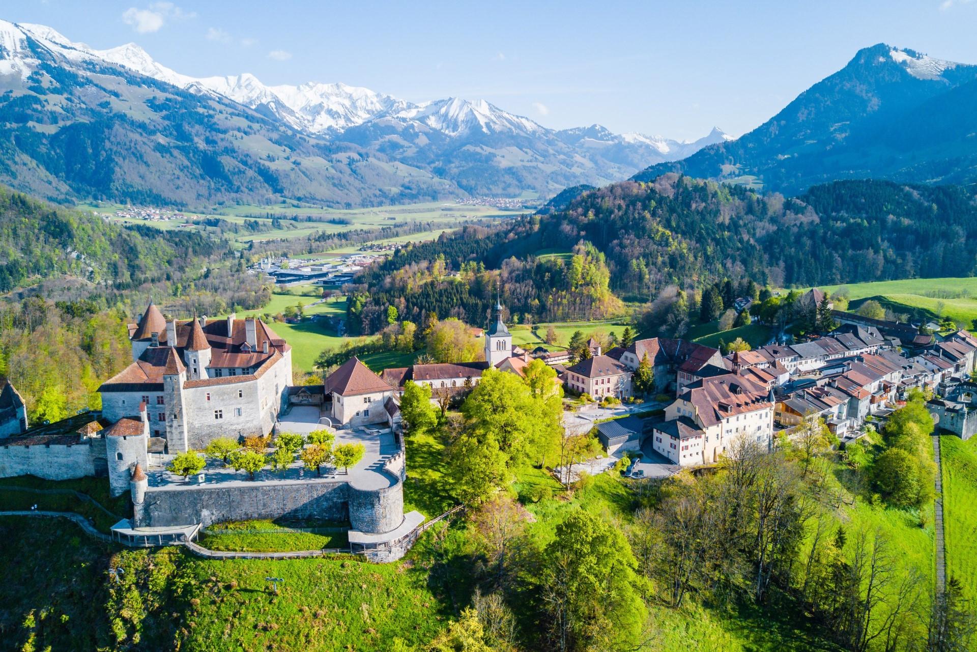 Von Genf aus: Schloss Gruyeres, Käse, Schokolade & Montreux