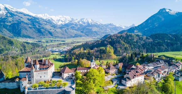 Von Genf aus: Schloss Gruyeres, Käse, Schokolade & Montreux