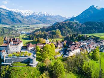Von Genf aus: Schloss Gruyeres, Käse, Schokolade & Montreux