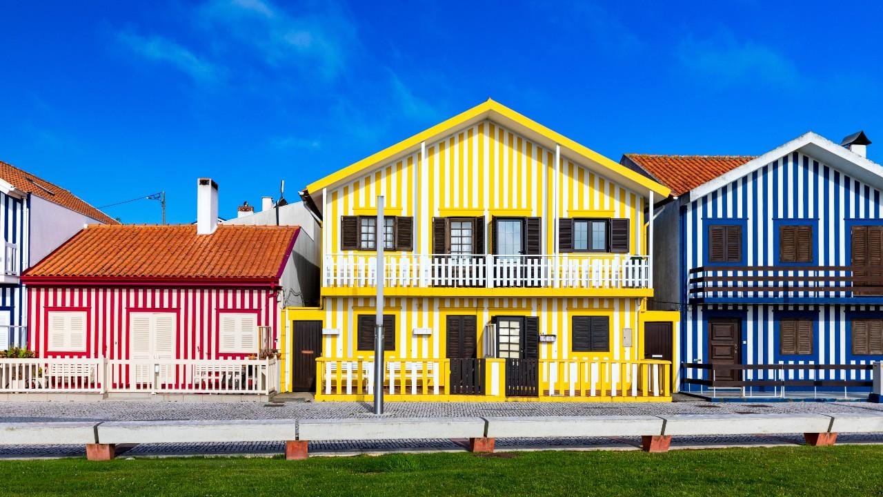 Privater Transfer Porto-Lissabon, mit Haltestellenbesuchen auf dem Weg