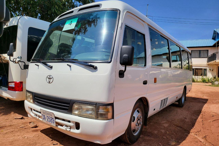 Siem Reap Stadt nach Siem Reap Angkor Flughafen mit dem Shuttle Bus