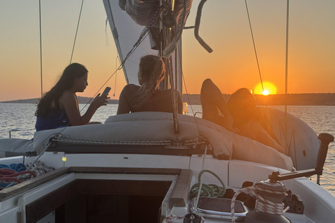 Cala Galdana - Full-day sailing trip (8 hours) Full-day sailing trip through the coves of southern Menorca (max. 4 people)