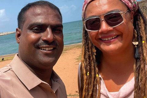Colombo: Private Tuk-Tuk City Tour with Guide & Tickets Colombo: Private Tuk-Tuk Tour & Authentic Ceylon Tea Tasting