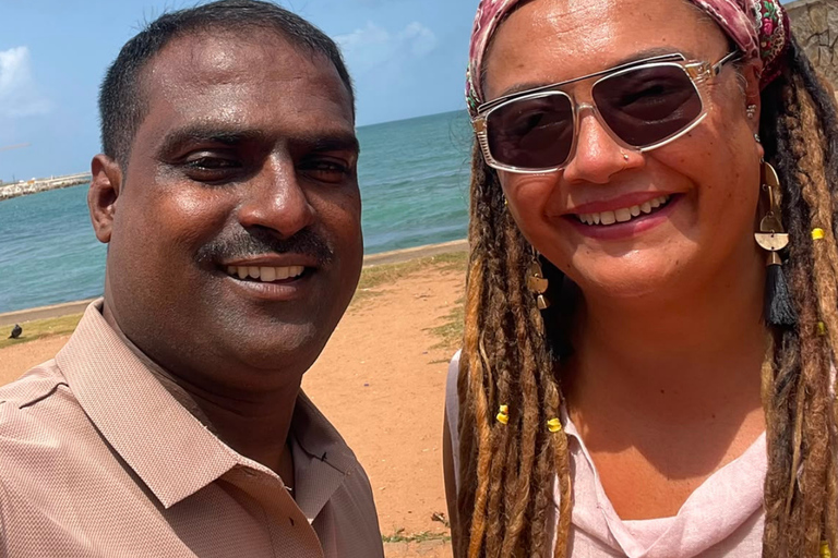Colombo: Private Tuk-Tuk City Tour with Guide & Tickets Colombo: Private Tuk-Tuk Tour & Authentic Ceylon Tea Tasting