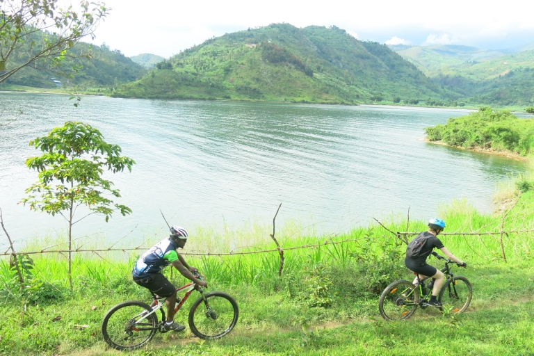 Ruanda: Ruta en bici de 5 días por el Congo y el Nilo