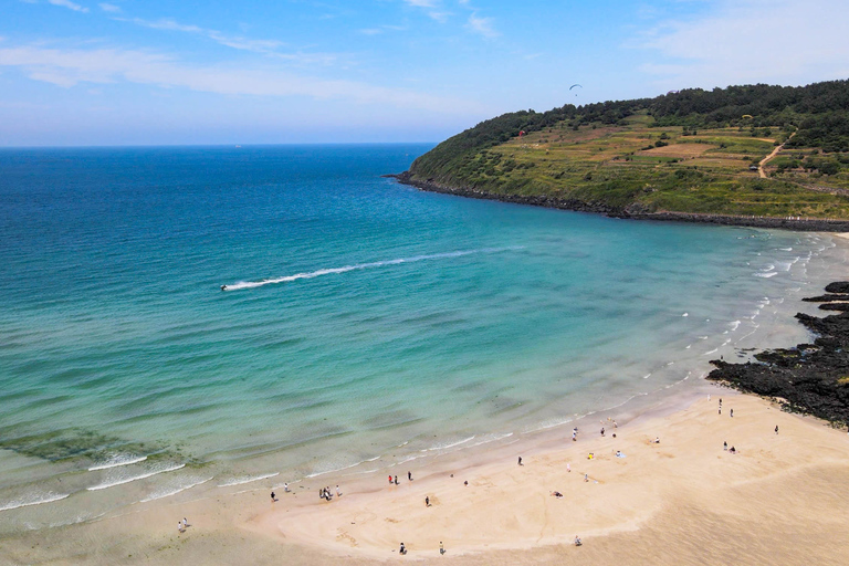 Excursión de un día para explorar las Rutas Este y Norte de JejuPunto de encuentro: Shilla Duty Free