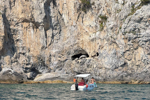 Amalfi Coast: Boat Tour with Snorkeling and Aperitif