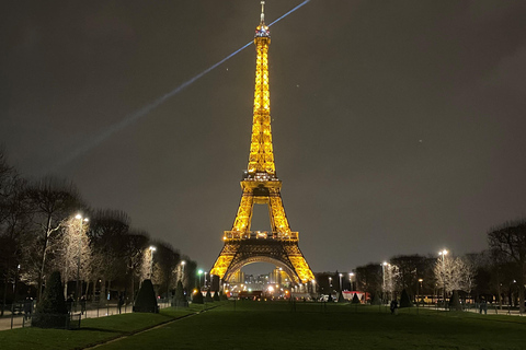 2-Hour Literature Walking Tour of Paris!