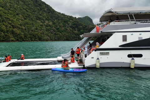 Langkawi: Premium Sunset Slide Cruise with Buffet & Drinks