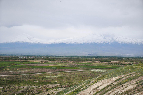 Tbilisi: Private Ride to Yerevan with Wine Tasting