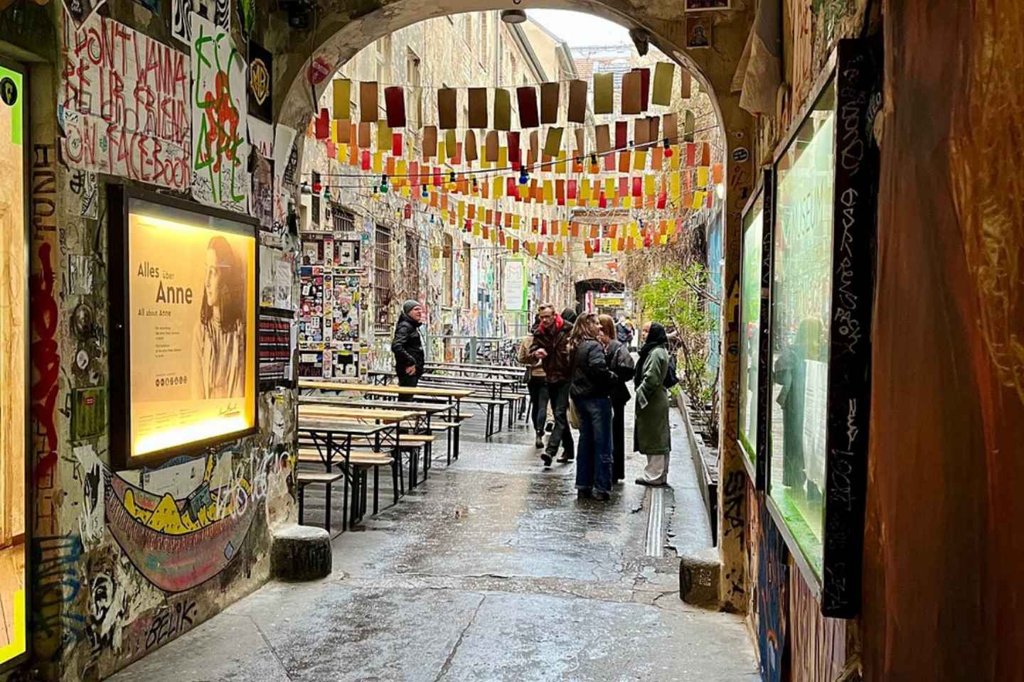 Historic Berlin Pubs & History Tour