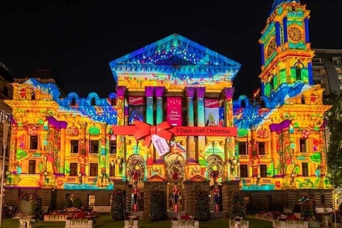 Melbourne: Christmas Lights Tour with Guide
