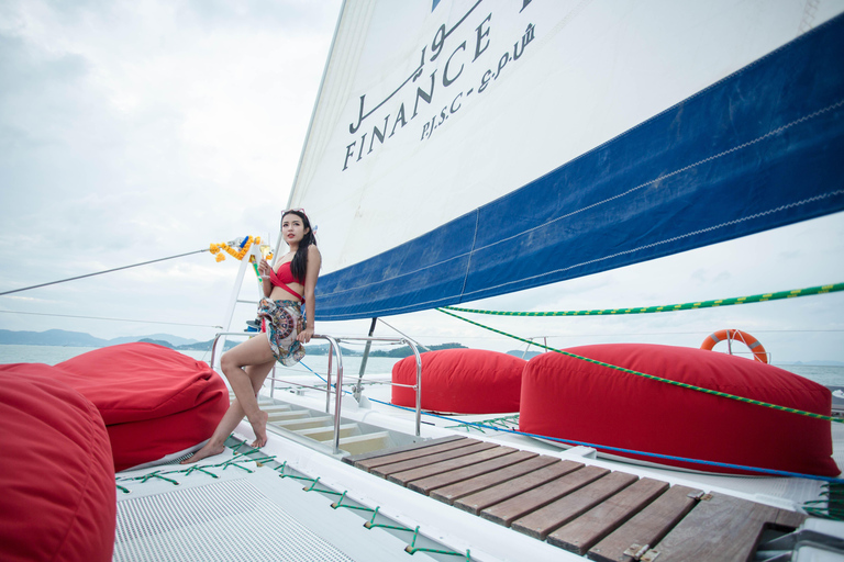 Phuket: Passeio de catamarã pelas ilhas Racha e Coral com almoço