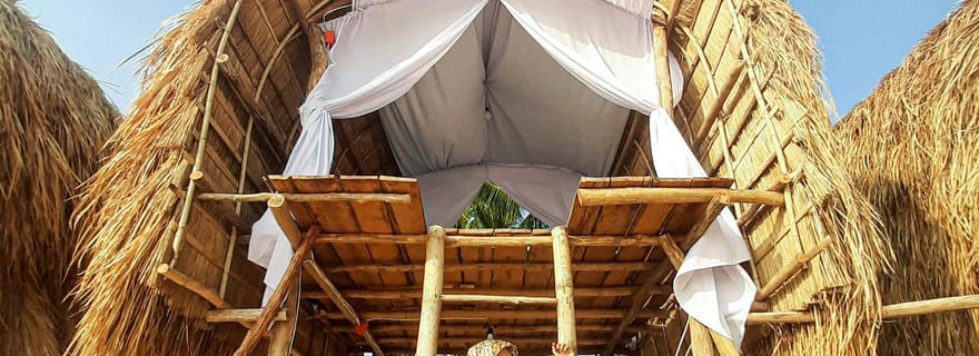 Coron : aventure d'une nuit sur l'île avec repas et transferts