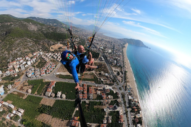 Alanya: Tandem Paragliding Flight with Hotel Pickup
