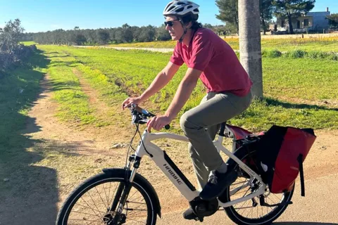 Lecce: tour in e-bike a Galatina con frantoio e degustazione di vino