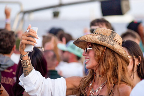Ibiza: Formentera Boat with Open Bar, 3 meals & Sunset Party ADVANCE: Standard selection of food & open bar option