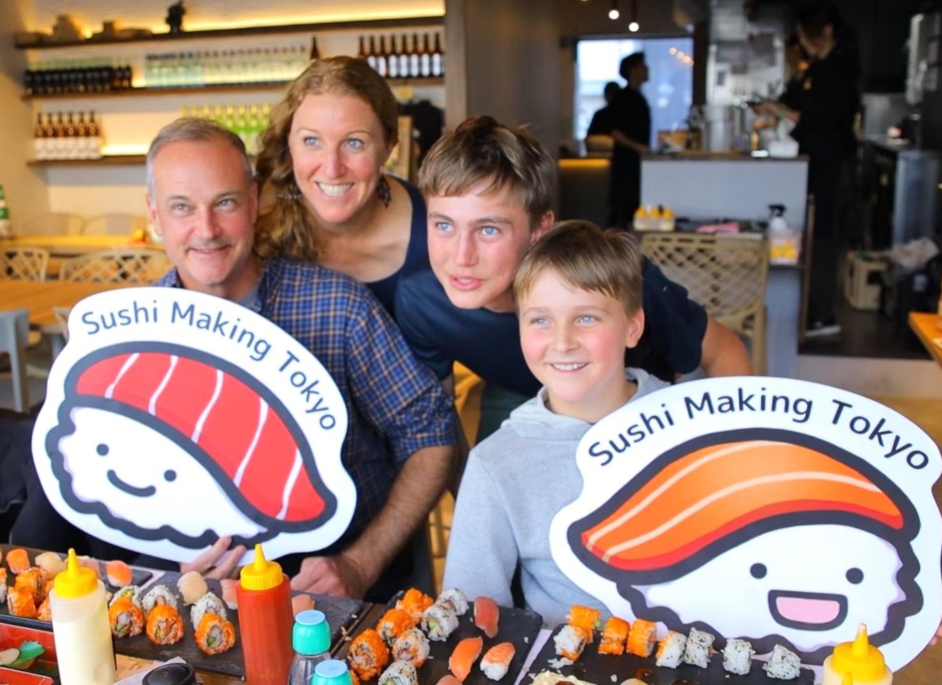 Tokyo: Kursus i rulning og tilberedning af autentisk sushi i Asakusa