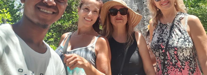 Diego Suarez : 3 baies, déjeuner et baobab géant