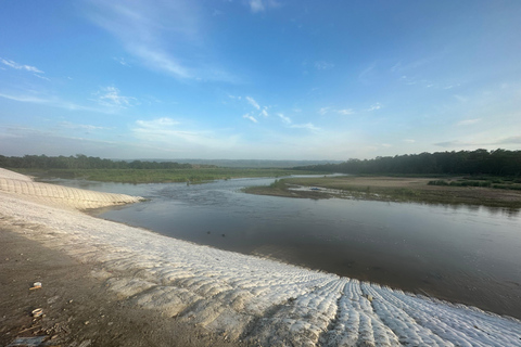 From Kathmandu to Chitwan: Jungle Safari + Meals &amp; Transport