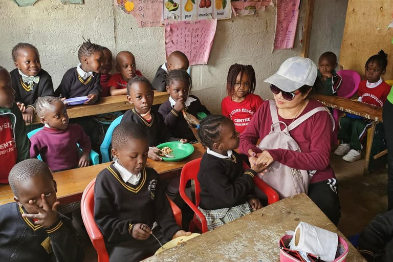 Nairobi: Wycieczka po slumsach Kibera Kultura, ludzie i życie codzienneWycieczka po slumsach Kibera z odbiorem z hotelu/lotniska i transportem powrotnym