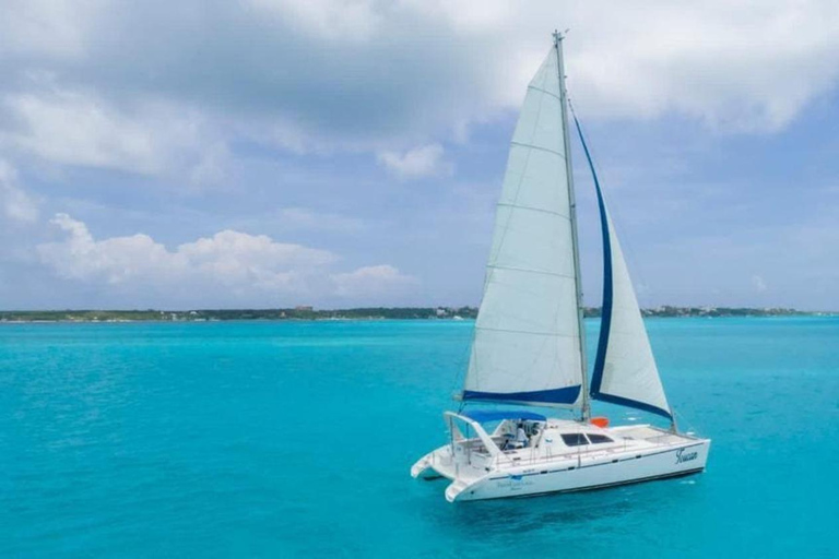 Cancun: Isla Mujeres Premium Catamaran Half-Day Tour
