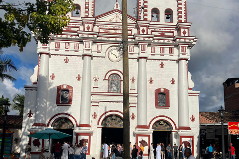 From Medellín: Guatapé and San Rafael 2-Day Adventure