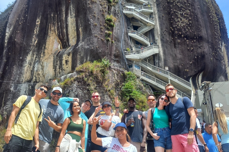 Medellín: Small Group Guatapé Tour and Luxury Boat Ride