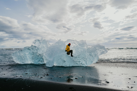 From Reykjavík: Diamond Beach, Glacier Lagoon & Boat Tour Free pick up from Bus Stop #12 with BOAT ride