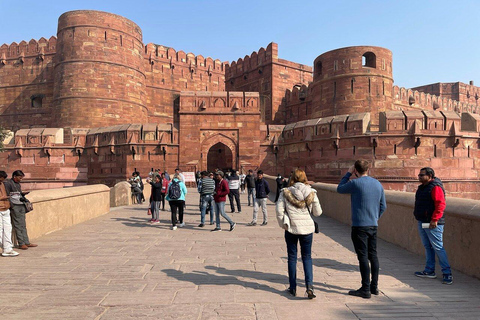 6-dniowa wycieczka Delhi, Agra i Jaipur z Ranthambhore Tour z DelhiWycieczka obejmuje samochód z klimatyzacją, przewodnika Tiger Safari i 4-gwiazdkowy hotel.