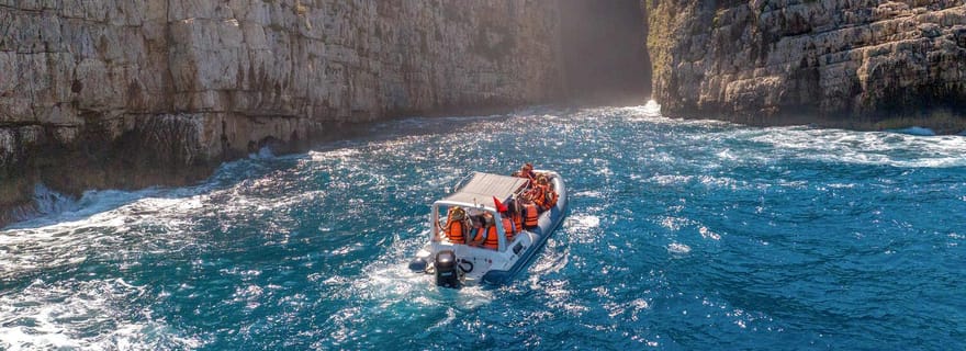 Au départ de Durrës/Golem : hors-bord à Vlora, Sazan et Karaburun