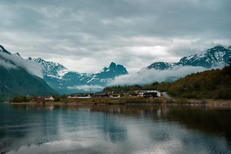 Åndalsnes: Eine Reise durch die Trollstraße und die TrollwandSommer