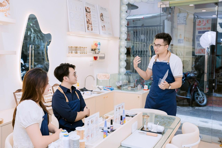 Hanoi: Pearl Farm Mussel-Opening & Jewelry Experience