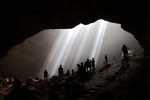 Yogyakarta : Visite de la grotte de Jomblang et de la grotte de Pindul avec déjeuner