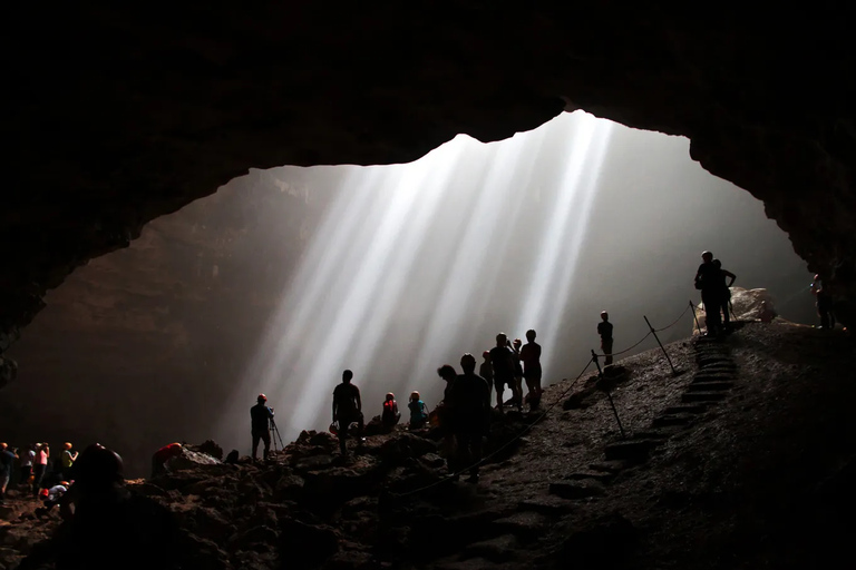 Yogyakarta: Visita à gruta de Jomblang e à gruta de Pindul com almoço