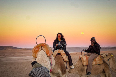 Marrakech: Agafay Wüste Quad &amp; Kamelreiten mit Dinner ShowMarrakesch: Quad- und Kamelritt in der Agafay-Wüste mit Dinner-Show