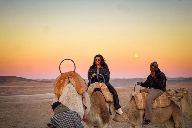 Marrakech: Agafay Wüste Quad &amp; Kamelreiten mit Dinner ShowMarrakesch: Quad- und Kamelritt in der Agafay-Wüste mit Dinner-Show