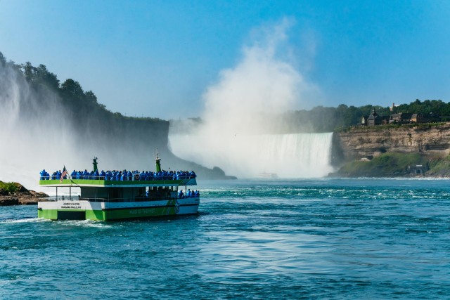 Visit Niagara Falls Small-Group Tour with Maid of the Mist Ride in Chutes du Niagara
