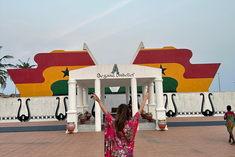 Accra: Tour privado de la ciudad con guía femenina