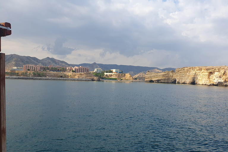 Muscat: InterContinental Beach Relax Tour with Snacks