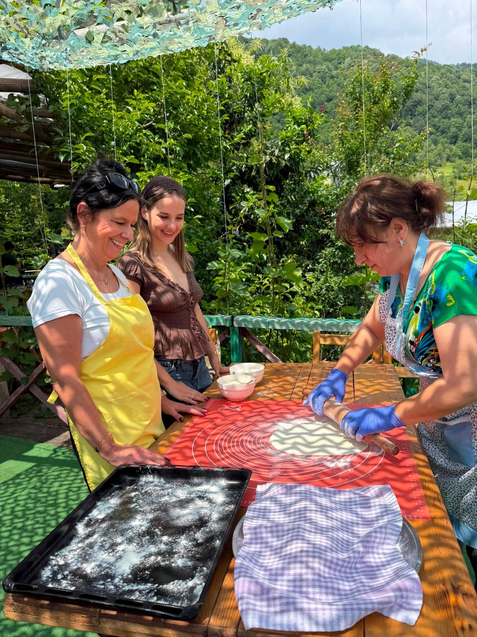 Batumi: Kochkurs und Weinprobe mit einer einheimischen Familie