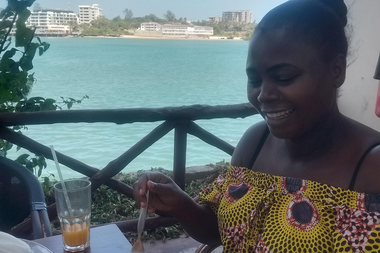 Mombasa: Fort Jesus, Old Town Art, Food and Spice Tour