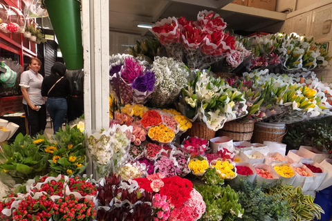 Bogotá: Botanical Garden Sightseeing Tour and Visit to the Paloquemao Market with Fruit Shared Sightseeing Tour + Tickets + Fruit