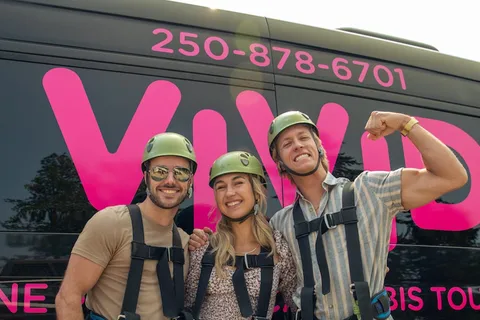 Kelowna: Zipline & Wine Tour