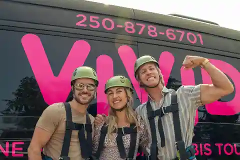 Kelowna: Zipline & Wine Tour