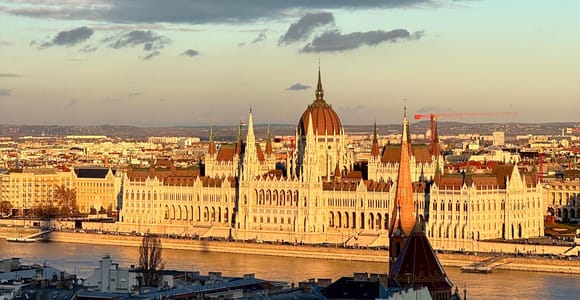Budapest: Parliament, Basilica & Central Market History Tour