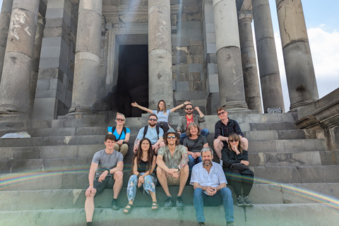 Essential Armenia Tour Geghard, Garni, Sewan, domowy lunch