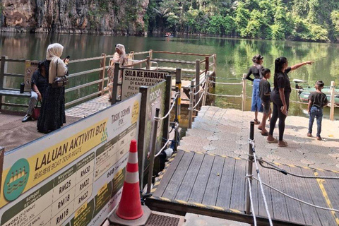Penang: Ipoh Day Trip with Food Tasting and Boat Ride