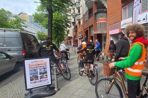Berlin : visite à vélo de 3,5 heures - Un voyage dans le temps à travers la capitaleBerlin : balade à vélo de 3,5 heures - Un voyage dans le temps à travers la capitale