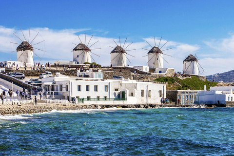 Comidas e bebidas tradicionais com uma rapariga de MykonianPasseia com um habitante local nas ruelas de Mykonos